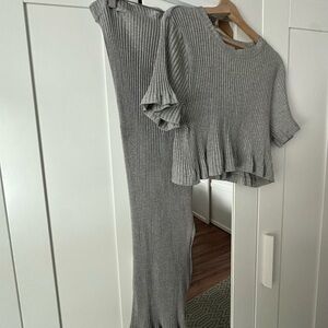H&M Light Gray Ribbed Maternity Crop Top and Skirt Set Large